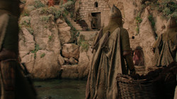 extant_GameOfThrones_2x01-TheNorthRemembers_5276