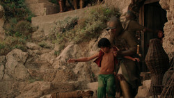extant_GameOfThrones_2x01-TheNorthRemembers_5297
