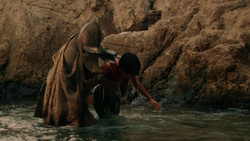 extant_GameOfThrones_2x01-TheNorthRemembers_5306