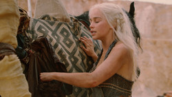 extant_GameOfThrones_2x02-TheNightLands_1576