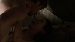 extant_GameOfThrones_2x02-TheNightLands_1908