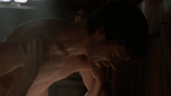 extant_GameOfThrones_2x02-TheNightLands_1924