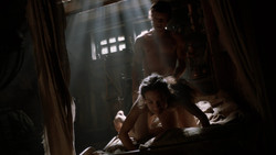 extant_GameOfThrones_2x02-TheNightLands_1934