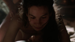 extant_GameOfThrones_2x02-TheNightLands_1945