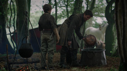 extant_GameOfThrones_2x02-TheNightLands_3049