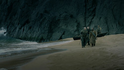 extant_GameOfThrones_2x02-TheNightLands_4093