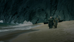 extant_GameOfThrones_2x02-TheNightLands_4095