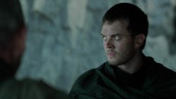 extant_GameOfThrones_2x02-TheNightLands_4254