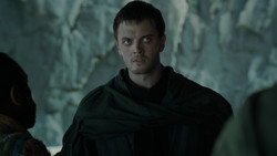 extant_GameOfThrones_2x02-TheNightLands_4337
