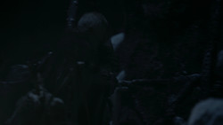 extant_GameOfThrones_2x02-TheNightLands_5287