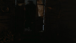 extant_GameOfThrones_2x03-WhatIsDeadMayNeverDie_0001