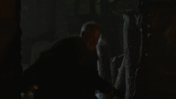 extant_GameOfThrones_2x03-WhatIsDeadMayNeverDie_0006