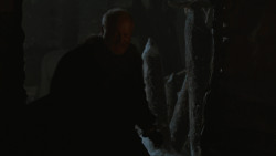 extant_GameOfThrones_2x03-WhatIsDeadMayNeverDie_0010