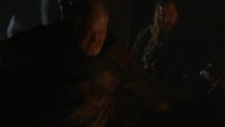 extant_GameOfThrones_2x03-WhatIsDeadMayNeverDie_0019