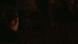 extant_GameOfThrones_2x03-WhatIsDeadMayNeverDie_0020