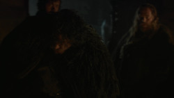 extant_GameOfThrones_2x03-WhatIsDeadMayNeverDie_0039