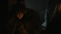 extant_GameOfThrones_2x03-WhatIsDeadMayNeverDie_0041