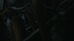 extant_GameOfThrones_2x03-WhatIsDeadMayNeverDie_0069