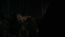 extant_GameOfThrones_2x03-WhatIsDeadMayNeverDie_0087