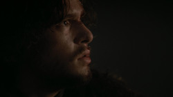 extant_GameOfThrones_2x03-WhatIsDeadMayNeverDie_0149