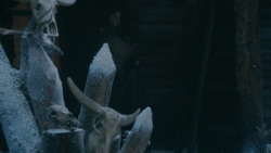 extant_GameOfThrones_2x03-WhatIsDeadMayNeverDie_0290