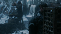 extant_GameOfThrones_2x03-WhatIsDeadMayNeverDie_0293