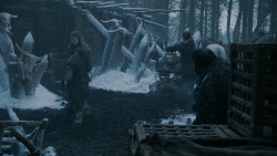 extant_GameOfThrones_2x03-WhatIsDeadMayNeverDie_0296