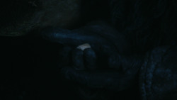 extant_GameOfThrones_2x03-WhatIsDeadMayNeverDie_0340