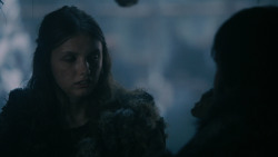 extant_GameOfThrones_2x03-WhatIsDeadMayNeverDie_0345