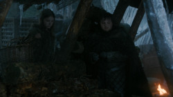 extant_GameOfThrones_2x03-WhatIsDeadMayNeverDie_0377