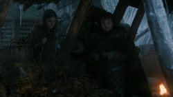 extant_GameOfThrones_2x03-WhatIsDeadMayNeverDie_0380