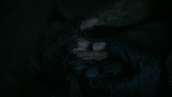 extant_GameOfThrones_2x03-WhatIsDeadMayNeverDie_0420