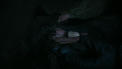 extant_GameOfThrones_2x03-WhatIsDeadMayNeverDie_0421