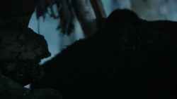 extant_GameOfThrones_2x03-WhatIsDeadMayNeverDie_0441
