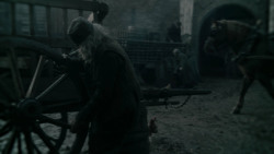 extant_GameOfThrones_2x03-WhatIsDeadMayNeverDie_0454