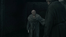 extant_GameOfThrones_2x03-WhatIsDeadMayNeverDie_0469