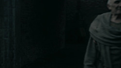 extant_GameOfThrones_2x03-WhatIsDeadMayNeverDie_0471