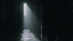 extant_GameOfThrones_2x03-WhatIsDeadMayNeverDie_0474