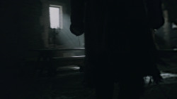 extant_GameOfThrones_2x03-WhatIsDeadMayNeverDie_0476
