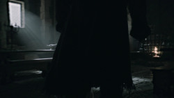 extant_GameOfThrones_2x03-WhatIsDeadMayNeverDie_0477