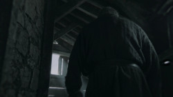 extant_GameOfThrones_2x03-WhatIsDeadMayNeverDie_0495