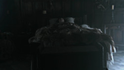 extant_GameOfThrones_2x03-WhatIsDeadMayNeverDie_0500