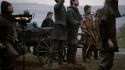 extant_GameOfThrones_2x03-WhatIsDeadMayNeverDie_0846