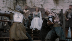 extant_GameOfThrones_2x03-WhatIsDeadMayNeverDie_0860
