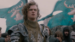 extant_GameOfThrones_2x03-WhatIsDeadMayNeverDie_0968