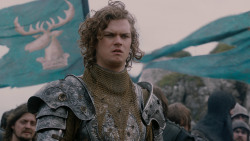 extant_GameOfThrones_2x03-WhatIsDeadMayNeverDie_0972