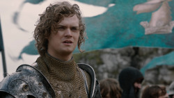 extant_GameOfThrones_2x03-WhatIsDeadMayNeverDie_1031