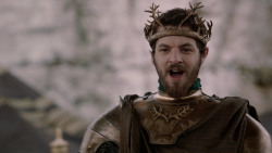 extant_GameOfThrones_2x03-WhatIsDeadMayNeverDie_1050