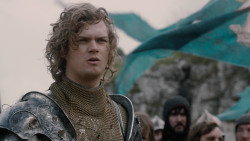 extant_GameOfThrones_2x03-WhatIsDeadMayNeverDie_1054