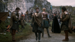 extant_GameOfThrones_2x03-WhatIsDeadMayNeverDie_1357